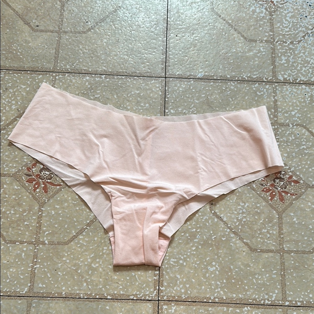Seamless Nude cheeky  Panties by Victoria’s Secret Pink! Size med brand new